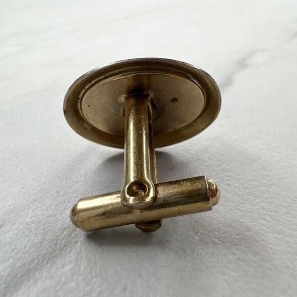 Vintage Gold Tone Oval Single Cufflink - Picture 3 of 5